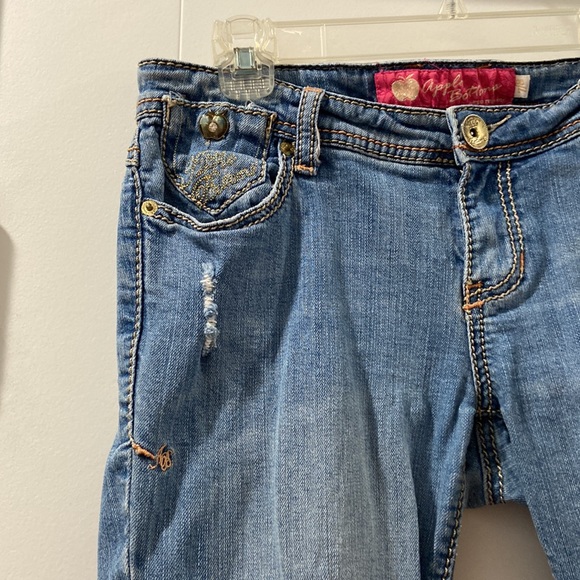 Apple Bottoms Jeans Y2K 7/8 Distressed Bermuda denim shorts ๐ - Picture 12 of 17